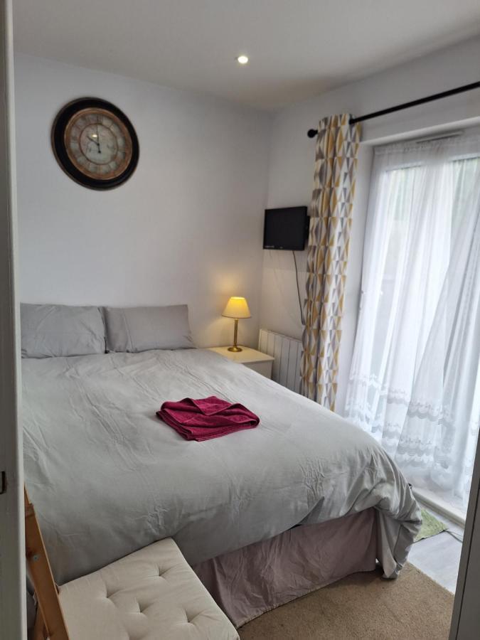 Deluxe Single Room Only For One Adult Northolt  Eksteriør bilde